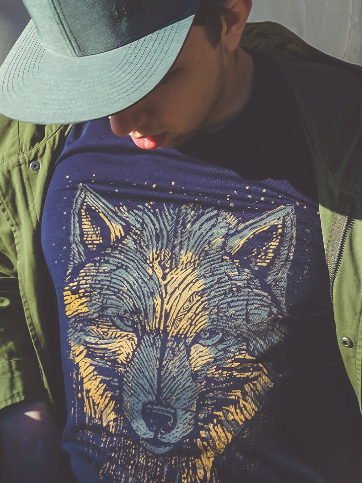 "grafisks vilks" uz Roll t-krekla