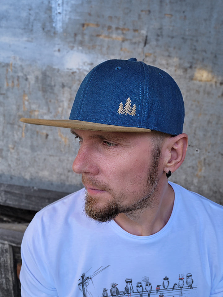 "katrs ar saviem putniem" uz Roll t-krekla